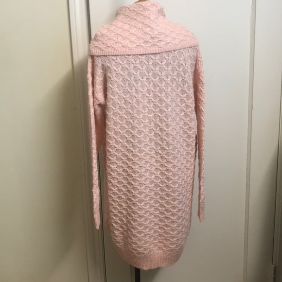 H & M pink sweater - Picture 2 of 7